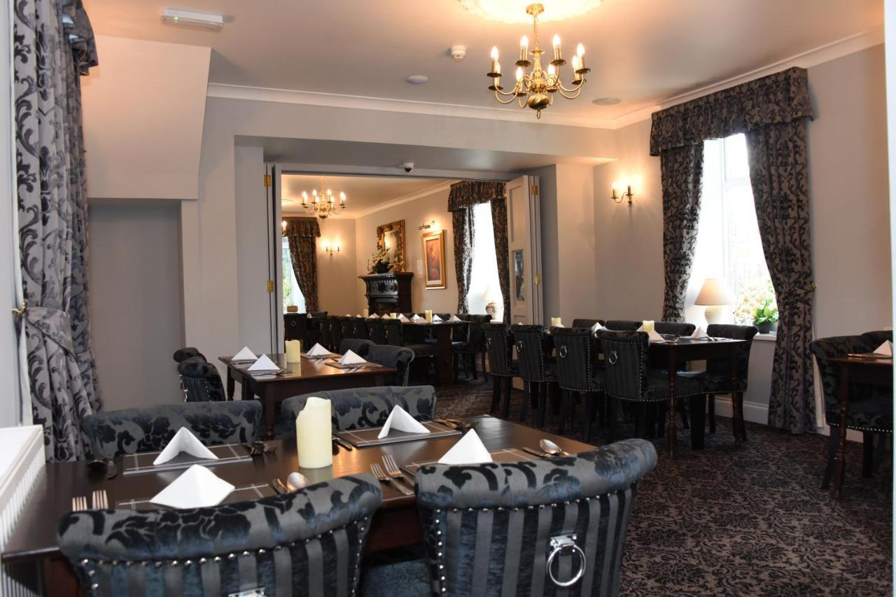 The Llanelwedd Arms Hotel Builth Wells Exterior foto